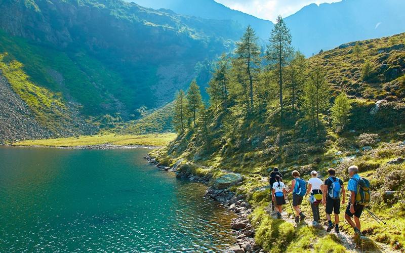 Hiking at lakes in Austria