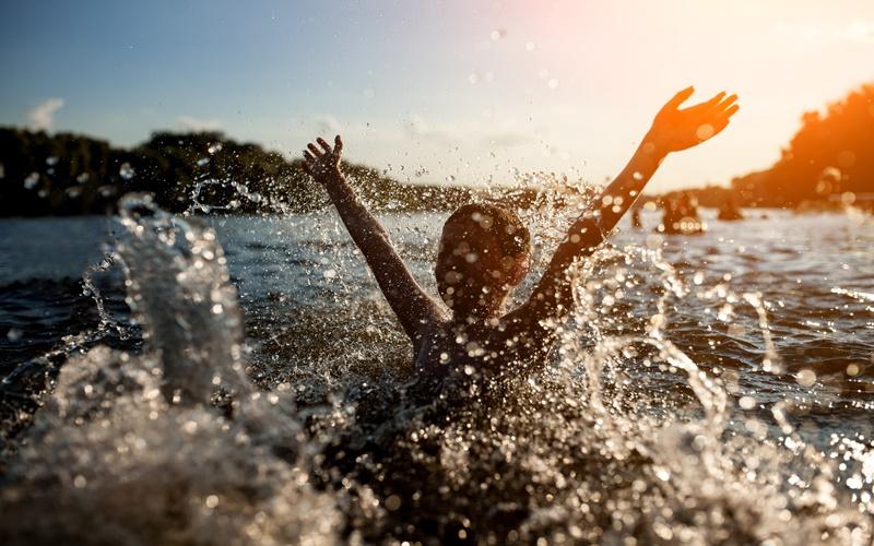 lakes to swim in Austria
